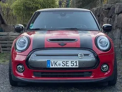 Rot Gebraucht 2019 Mini Cooper SE Kleinwagen | 19.900 € (Teuer)
