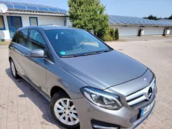 Grau Gebraucht 2016 Mercedes B200 Van / Kleinbus | 14.999 € (Guter Preis)