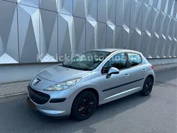 Grau Gebraucht 2009 Peugeot 207 Tendance Kleinwagen | 2.950 € (Fairer Preis)