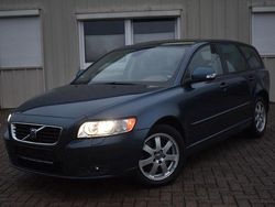 Blau Gebraucht 2010 Volvo V50 Momentum Kombi | 5.300 € (Guter Preis)