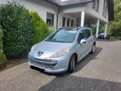 Silber Gebraucht 2008 Peugeot 207 Kleinwagen | 3.000 € (Fairer Preis)