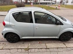 Blau Gebraucht 2006 Toyota Aygo Kleinwagen | 1.700 € (Fairer Preis)