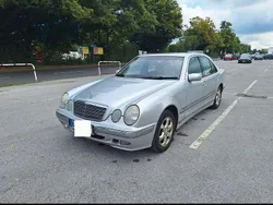Silber Gebraucht 2001 Mercedes E270 Elegance Limousine | 2.600 € (Guter Preis)