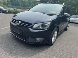 Schwarz Gebraucht 2011 VW Touran Highline Van / Kleinbus | 9.499 € (Fairer Preis)