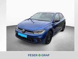 Reef blue metallic/schwarz Gebraucht 2025 VW Polo R-line Limousine | 25.280 € (Fairer Preis)