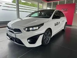 Weiß Neu 2024 Kia Ceed Limousine | 33.970 €