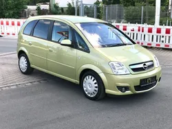 Grün Gebraucht 2007 Opel Meriva Edition Van / Kleinbus | 2.988 € (Fairer Preis)