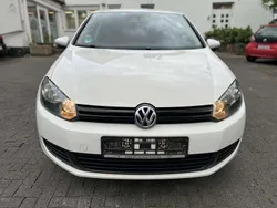 Weiß Gebraucht 2010 VW Golf VI Limousine | 3.999 € (Guter Preis)