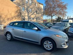 Grau Gebraucht 2010 Renault Mégane GrandTour Kombi | 1.950 € (Fairer Preis)