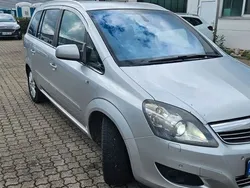 Silber Gebraucht 2010 Opel Zafira Sport Van / Kleinbus | 3.800 € (Fairer Preis)