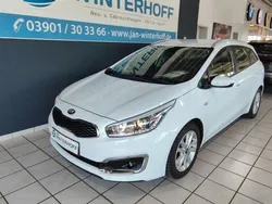 Weiß Gebraucht 2018 Kia Ceed Sportswagon Vision Kombi | 10.999 € (Fairer Preis)