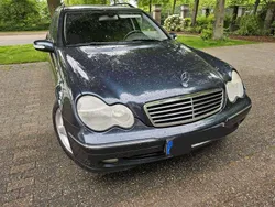 Schwarz Gebraucht 2003 Mercedes C180 Avantgarde Kombi | 2.299 € (Fairer Preis)
