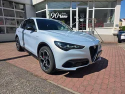 Perla lunare, metallic Gebraucht 2024 Alfa Romeo Stelvio Veloce SUV | 37.990 € (Superpreis)