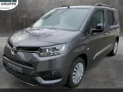 Grau Gebraucht 2023 Toyota Proace City Van | 32.990 € (Etwas zu teuer)