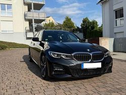 Schwarz Gebraucht 2020 BMW 320 M Sport Kombi | 29.995 € (Fairer Preis)
