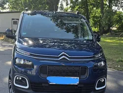 Blau Gebraucht 2022 Citroën Berlingo Shine Van / Kleinbus | 27.850 € (Teuer)