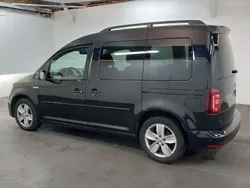 Deep black perleffekt Gebraucht 2016 VW Caddy Comfortline Van / Kleinbus | 18.990 € (Guter Preis)