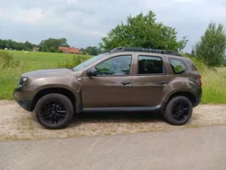 Braun Gebraucht 2018 Dacia Duster Lauréate SUV | 10.950 € (Etwas zu teuer)
