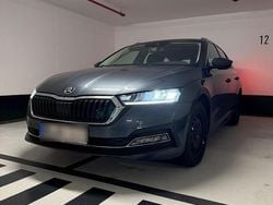 Grau Gebraucht 2021 Skoda Octavia Style Kombi | 20.900 € (Superpreis)