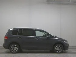 Grau Gebraucht 2021 VW Touran Active Van / Kleinbus | 18.480 € (Superpreis)