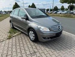 Grau Gebraucht 2007 Mercedes B170 Van / Kleinbus | 5.950 € (Fairer Preis)