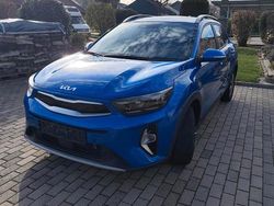 Blau Gebraucht 2021 Kia Stonic SUV | 16.900 € (Fairer Preis)