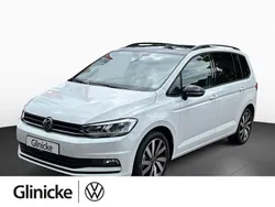 Weiß Gebraucht 2024 VW Touran Highline Van / Kleinbus | 45.390 €