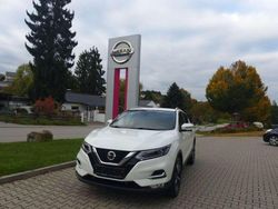 Brilliant white Gebraucht 2019 Nissan Qashqai Tekna SUV | 15.250 € (Fairer Preis)