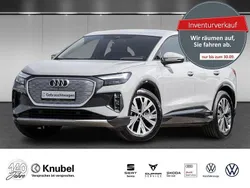 Grau Gebraucht 2022 Audi Q4 Sportback e-tron Design SUV | 30.880 € (Fairer Preis)