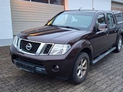 Violett Gebraucht 2011 Nissan Navara Abholung | 6.800 € (Superpreis)