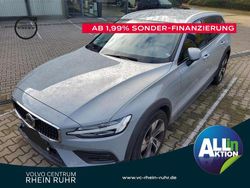Vapour grey / metallic Gebraucht 2023 Volvo V60 CC Plus Kombi | 35.990 € (Guter Preis)