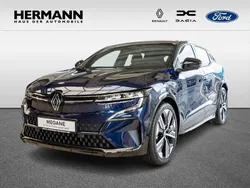Nachtblau, black pearlschwarz (blau) Gebraucht 2024 Renault Mégane Limousine | 34.857 € (Etwas zu teuer)