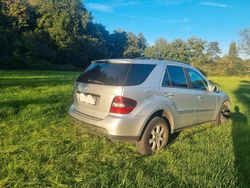 Silber Gebraucht 2006 Mercedes 350 SUV | 8.800 €