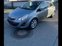 Grau Gebraucht 2012 Opel Corsa Kleinwagen | 3.600 € (Fairer Preis)