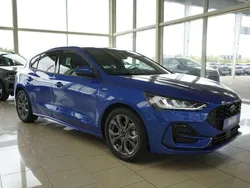 Chrome blau Neu 2025 Ford Focus ST-Line X Limousine | 25.920 € (Superpreis)