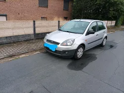 Silber Gebraucht 2006 Ford Fiesta Kleinwagen | 2.600 € (Etwas zu teuer)