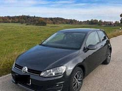 Grau Gebraucht 2016 VW Golf VII Allstar Limousine | 9.999 € (Guter Preis)
