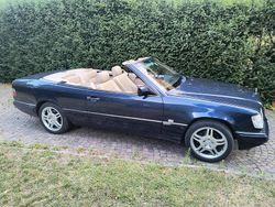 Blau Gebraucht 1994 Mercedes 200 Cabrio | 16.600 €