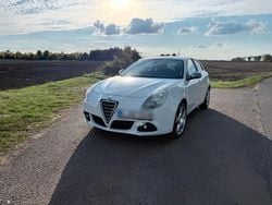 Weiß Gebraucht 2011 Alfa Romeo Giulietta Kleinwagen | 3.999 € (Fairer Preis)