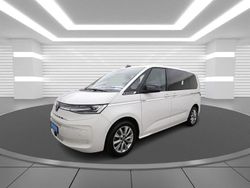 Candyweiß (white), solid Gebraucht 2024 VW T7 Style Van | 54.500 € (Guter Preis)