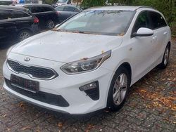 Weiß Gebraucht 2019 Kia Ceed Limousine | 7.899 € (Guter Preis)