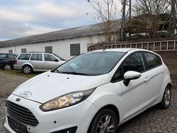 Weiß Gebraucht 2015 Ford Fiesta SYNC Edition Limousine | 4.999 € (Fairer Preis)