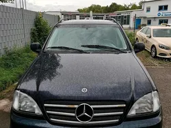 Schwarz Gebraucht 1999 Mercedes ML230 SUV | 3.500 €