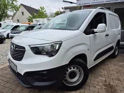 Weiß Gebraucht 2021 Opel Combo Edition Van / Kleinbus | 16.990 € (Guter Preis)