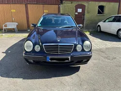 Blau Gebraucht 2002 Mercedes E240 Avantgarde Kombi | 2.000 € (Guter Preis)