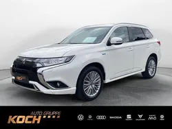 Weiß Gebraucht 2019 Mitsubishi Outlander P-HEV SUV | 21.430 € (Fairer Preis)