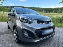 Grau Gebraucht 2011 Kia Picanto Attract Kleinwagen | 5.700 €