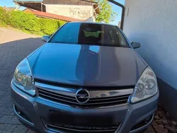 Grau Gebraucht 2007 Opel Astra Limousine | 1.200 € (Guter Preis)