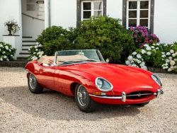 Rot Gebraucht 1964 Jaguar E-Type Cabrio | 134.900 €