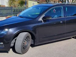 Schwarz Gebraucht 2017 Skoda Octavia Ambition Kombi | 13.300 € (Fairer Preis)